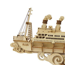 Charger l'image dans la galerie, Bateau de Croisière