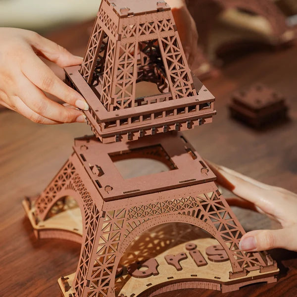 La Tour Eiffel Lumineuse